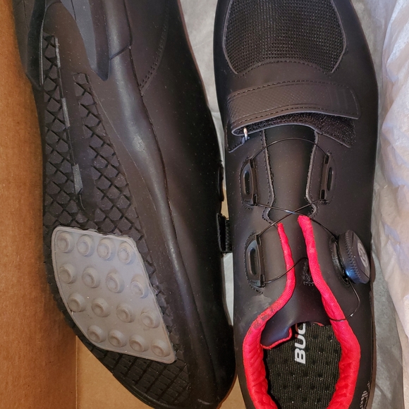 Black and Red Men's Cycling Shoes - Picture 2 of 3